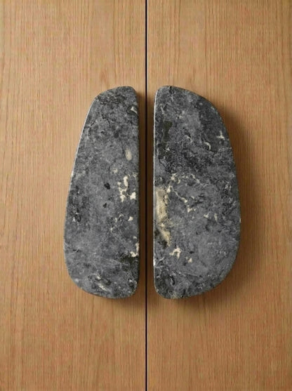 Yukixstone Fossil Grey natural stone pebble pull - hand-carved split marble cabinet handle for wardrobe and kitchen doors