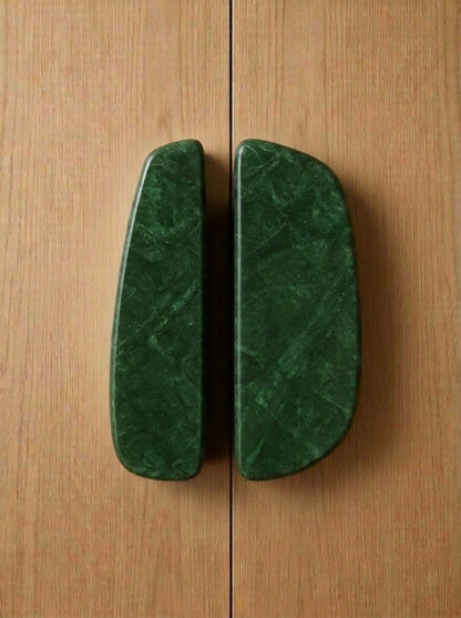 Yukixstone Verde Alpi natural stone pebble pull - hand-carved split marble cabinet handle for wardrobe and kitchen doors